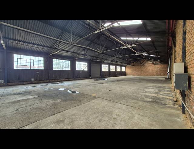 1,023M² FACTORY TO LET IN BOKSBURG EAST